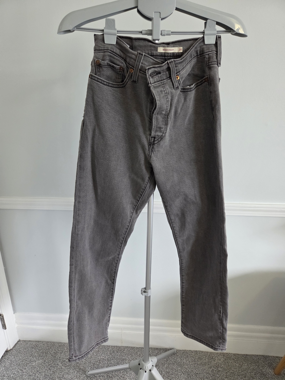 Womens's Levis Wedgie Straight Gray Jeans - 28 X 28